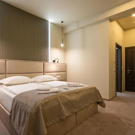 Rarau Retreat Hotell 4*